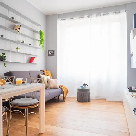 The Rent - Lovely Two-bedroom Near Bocconi * Milano